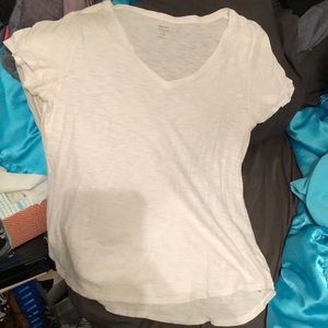 L Old Navy “relaxed” short sleeve t-shirt